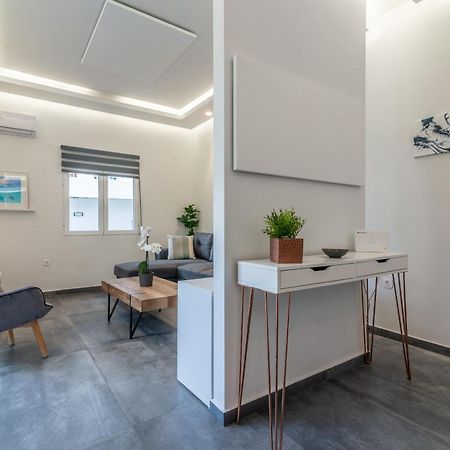 Misty Grey Apartment Near City Centre Heraklion  Bagian luar foto