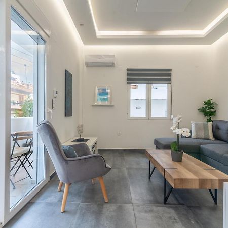 Misty Grey Apartment Near City Centre Heraklion  Bagian luar foto