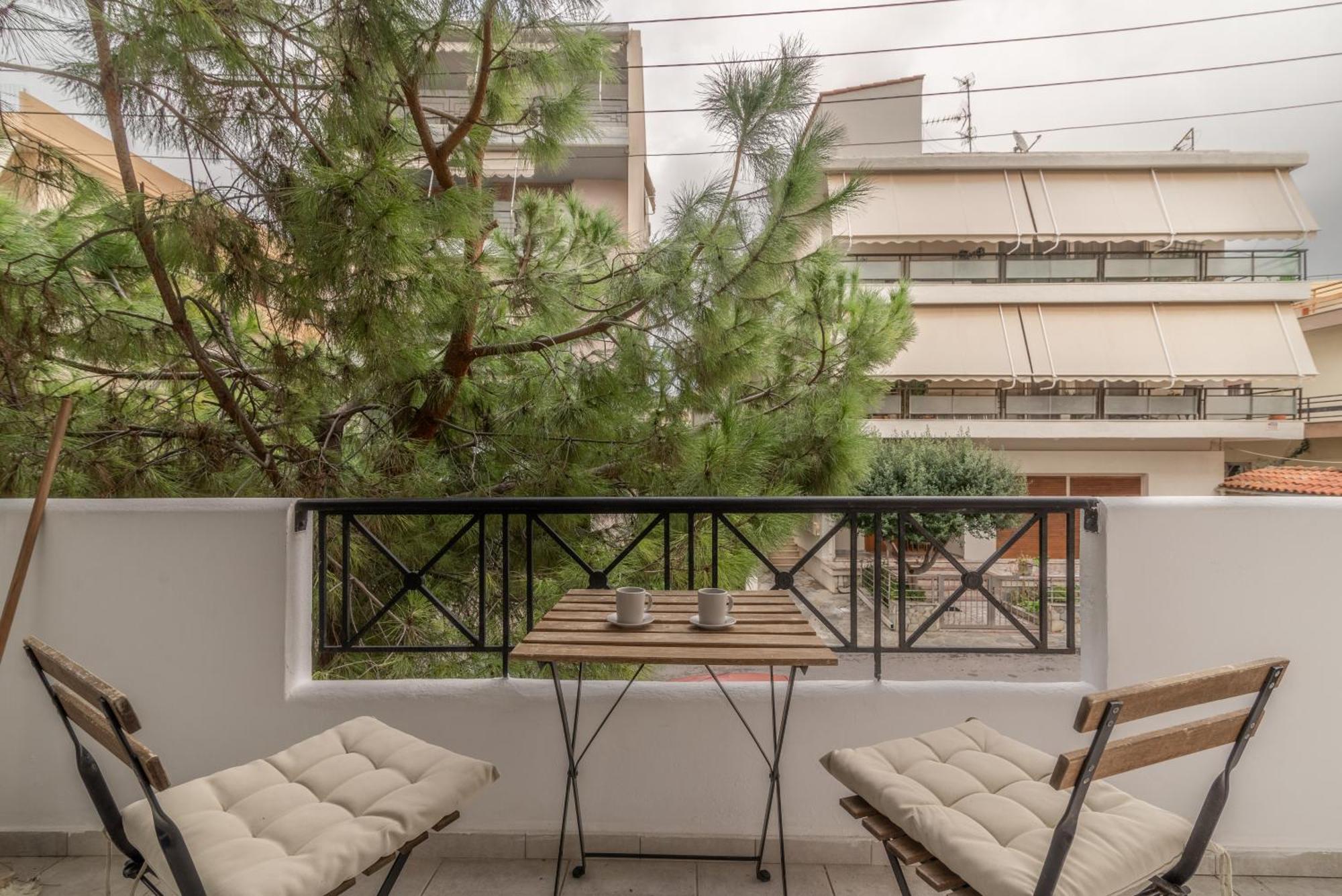 Misty Grey Apartment Near City Centre Heraklion  Bagian luar foto