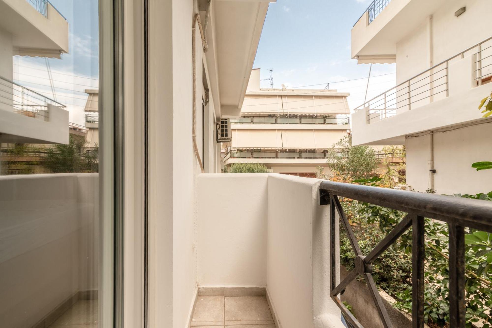 Misty Grey Apartment Near City Centre Heraklion  Bagian luar foto