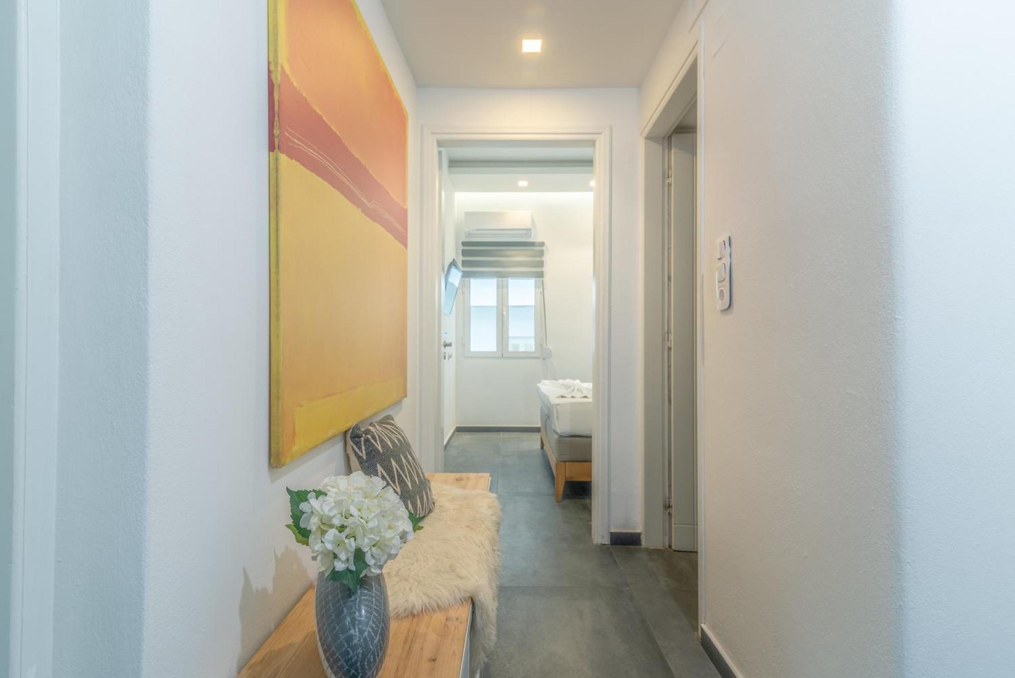Misty Grey Apartment Near City Centre Heraklion  Bagian luar foto