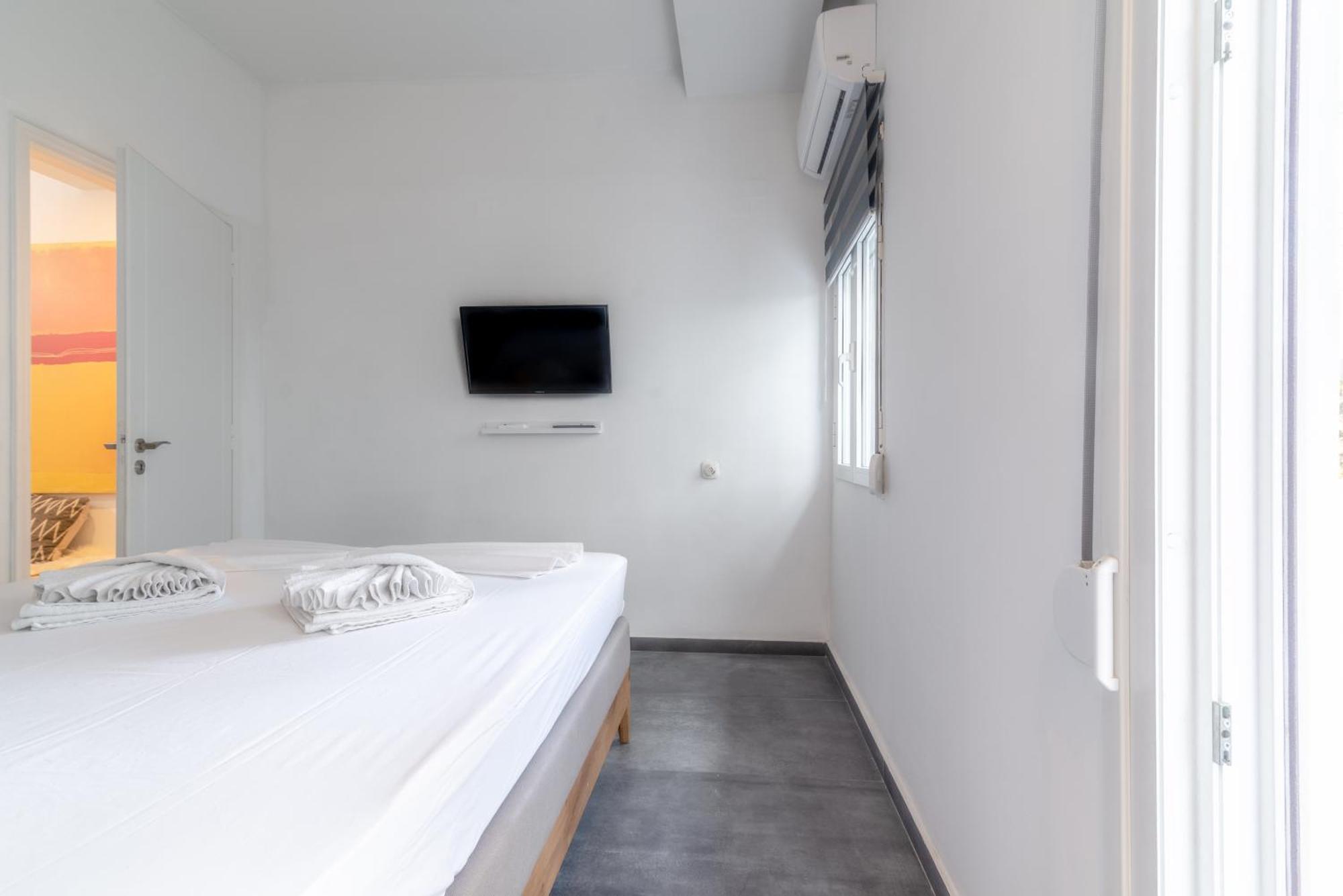 Misty Grey Apartment Near City Centre Heraklion  Bagian luar foto