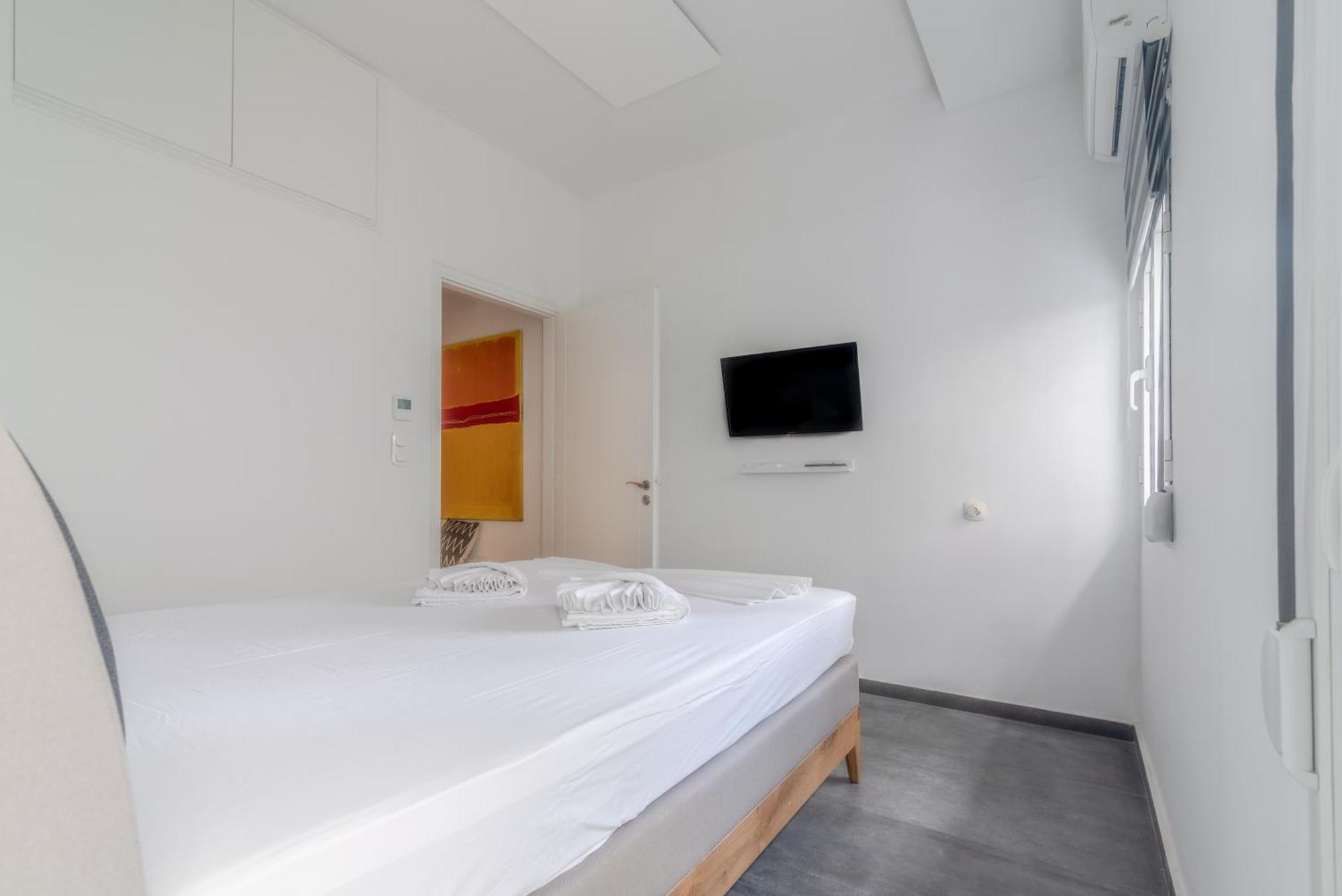 Misty Grey Apartment Near City Centre Heraklion  Bagian luar foto